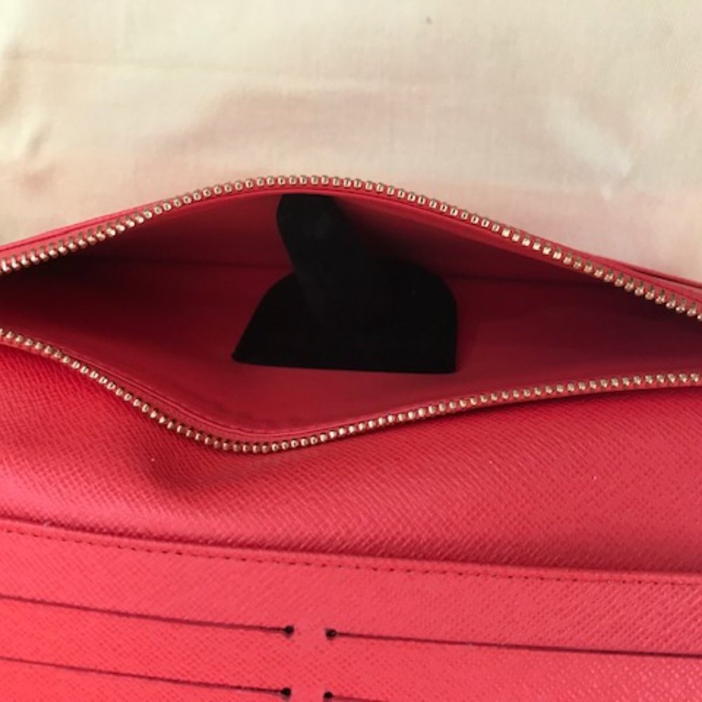 LOUIS VUITTON WALLET - Picture 9 of 11